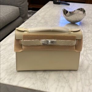 Kelly 22 pouchette inspired cream bag